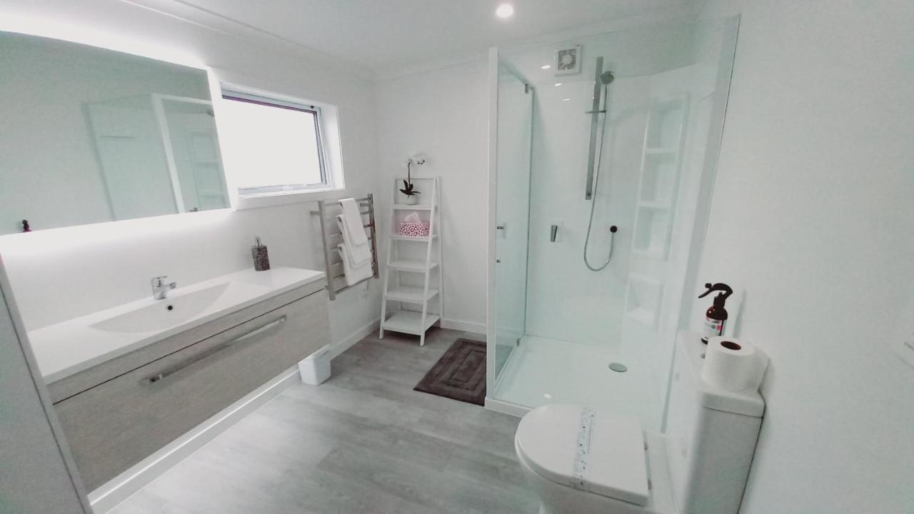 Coromandel Town Harbourside Cottage Luxury Accommodation Экстерьер фото