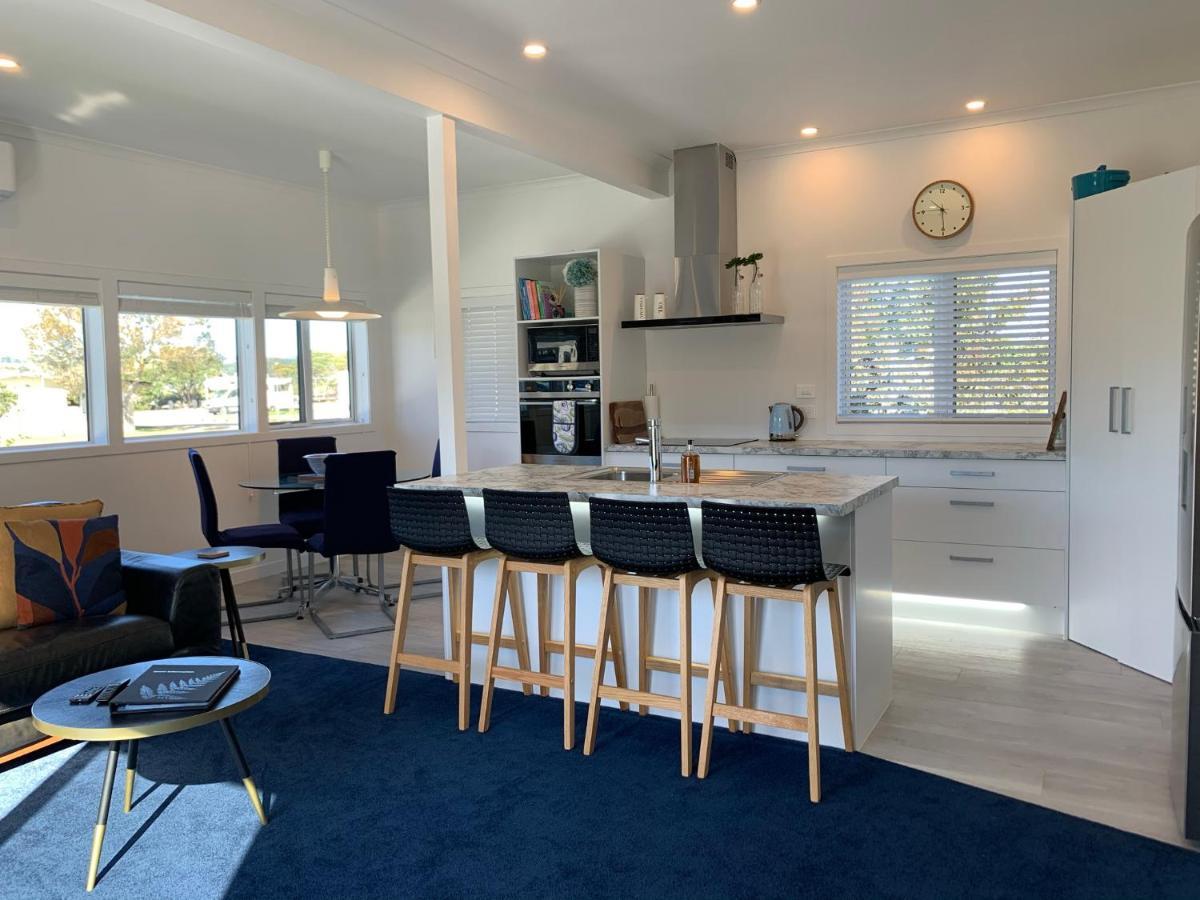 Coromandel Town Harbourside Cottage Luxury Accommodation Экстерьер фото