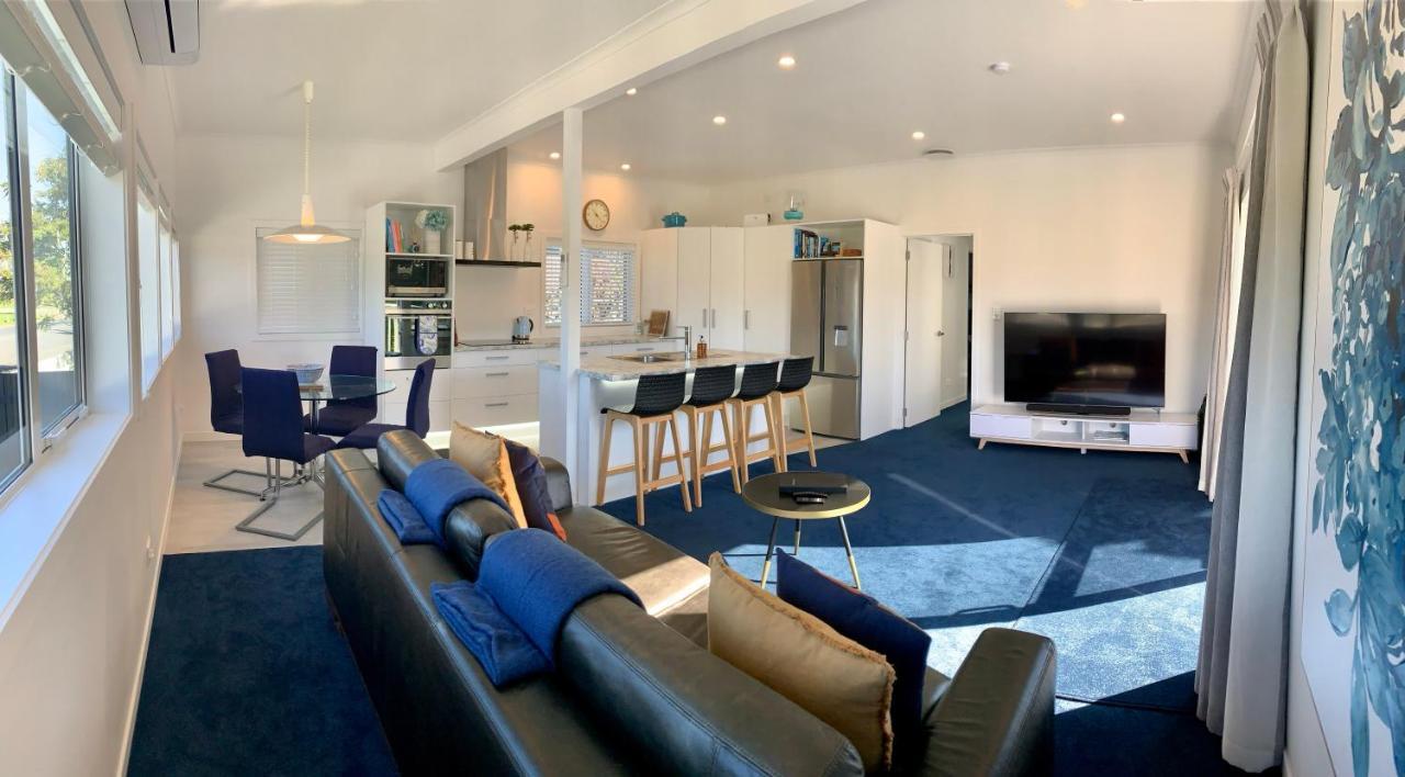 Coromandel Town Harbourside Cottage Luxury Accommodation Экстерьер фото